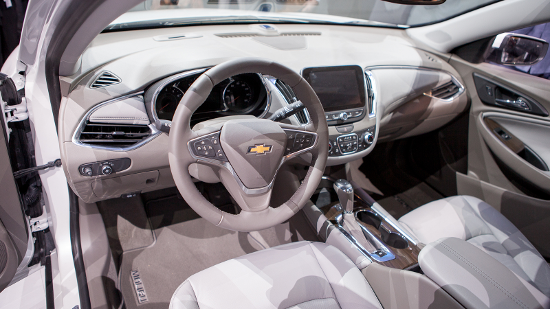 Illustration for article titled The 2016 Chevy Malibu Proves That The Gray-On-Gray Interior Isn't Dead